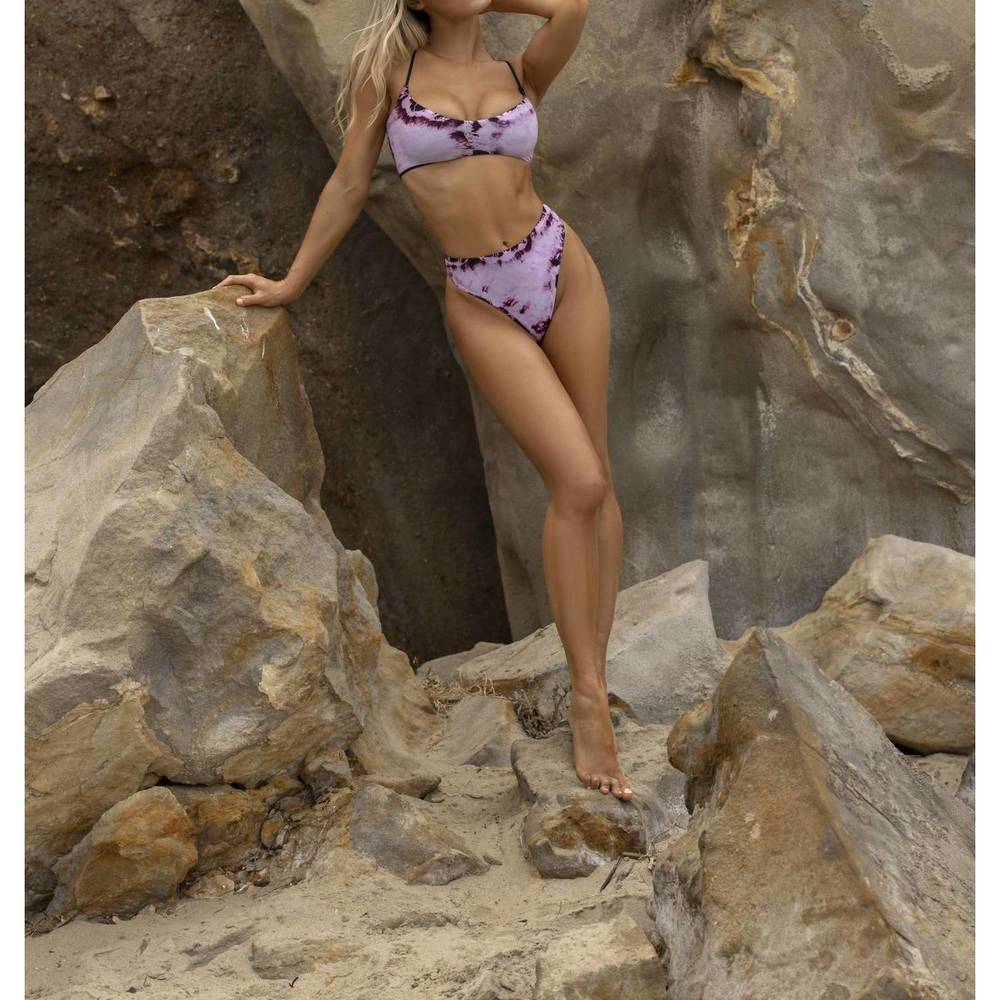 NEW CHARMOSA women's hannah bikini set macrame in wine hand dyed